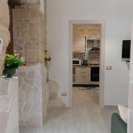 Amelie Santa Croce Camerina