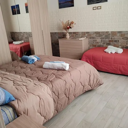 Amelie Santa Croce Camerina