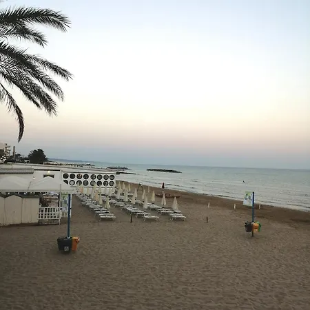 Amelie Santa Croce Camerina