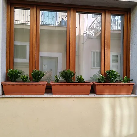 Amelie Santa Croce Camerina